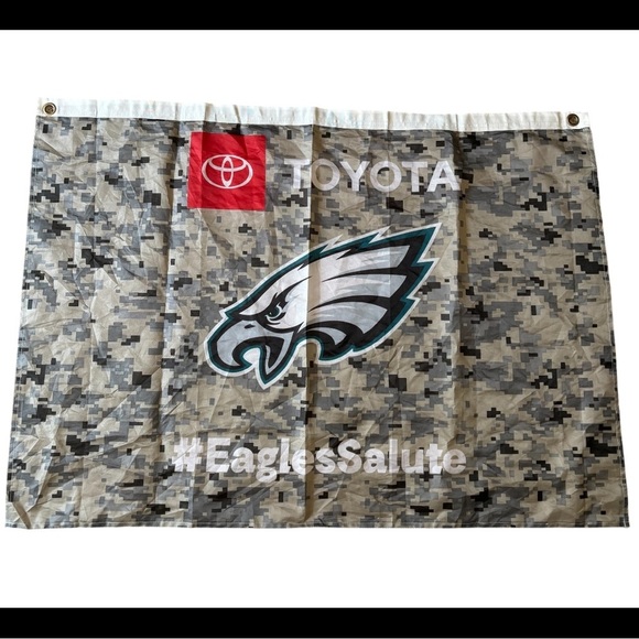 Camouflage Philadelphia Eagles / Toyota Salute Flag - Picture 2 of 6